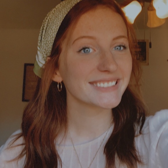 Meet your Posher, Hannah - Picture 1 of 1